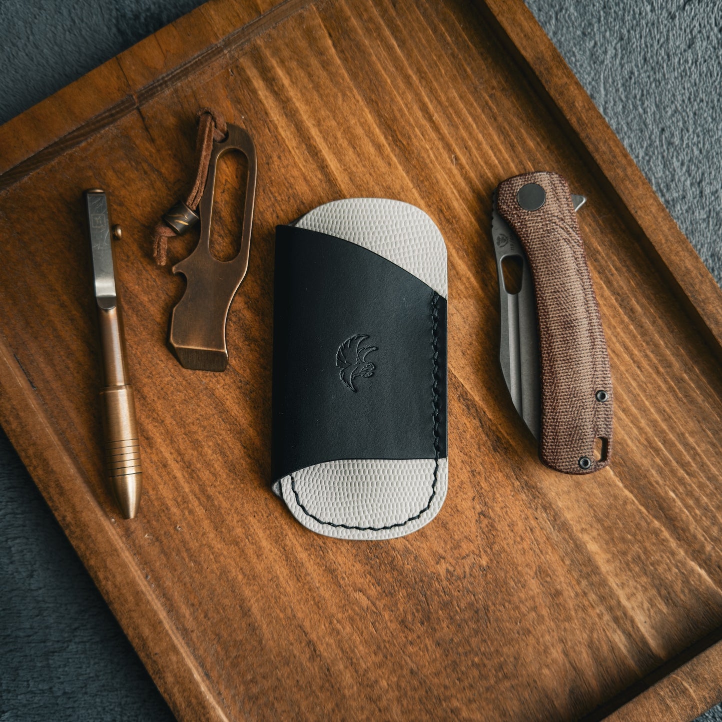 EDC Pocket Organizer for Knife, Pen & Prybar Tool - Black & White(Lizard Embossed)