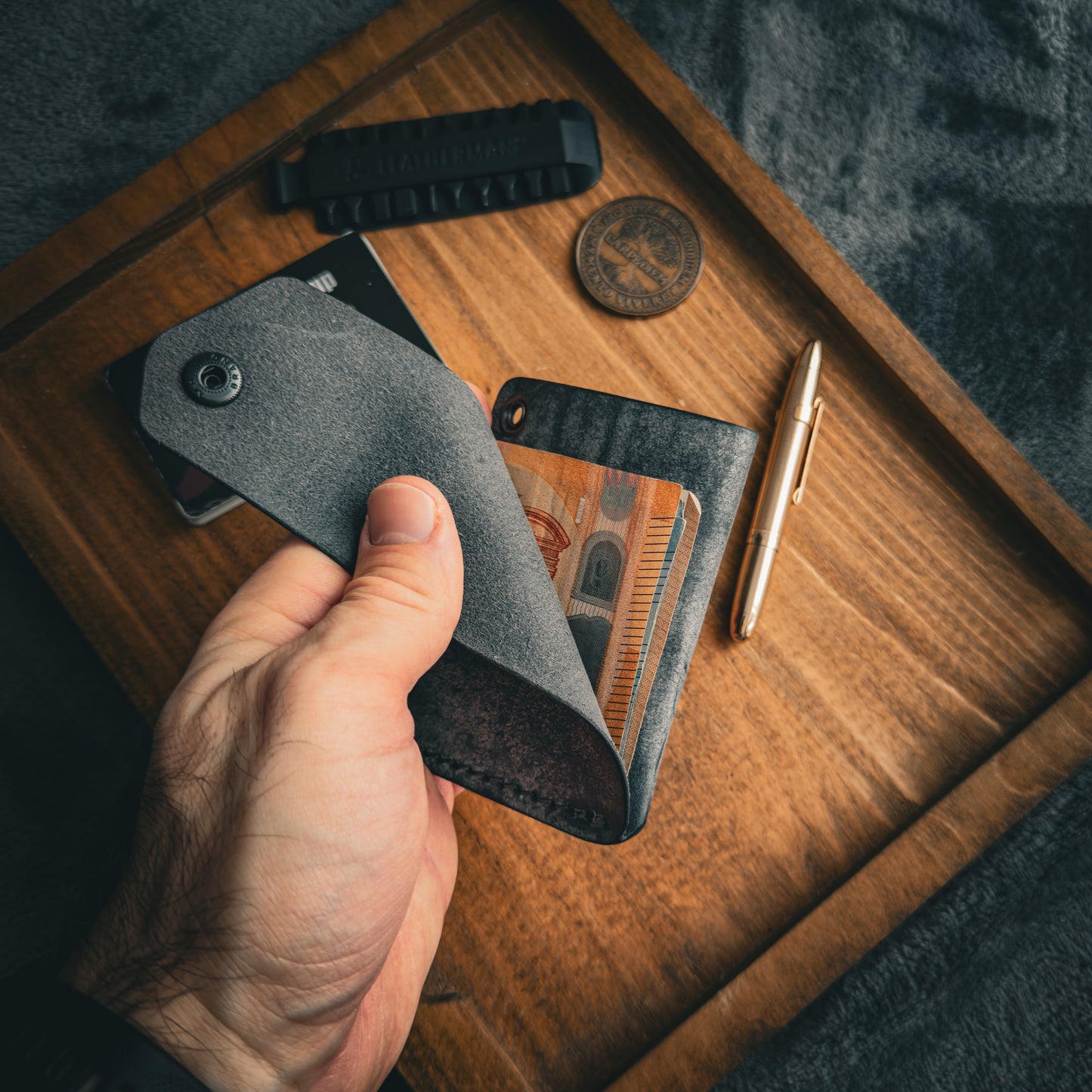 Handgemachte minimalistische Lederbrieftasche