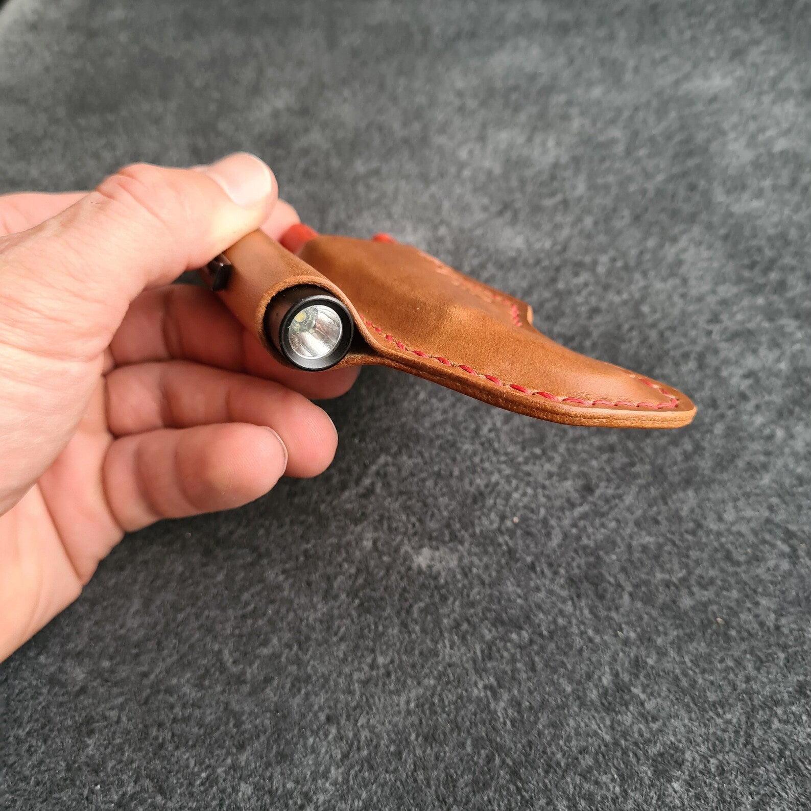 太刀紐・革袋付き鞘 Leather Sheath for Knipex Cobra 125 & Flashlight – Falcon Leather