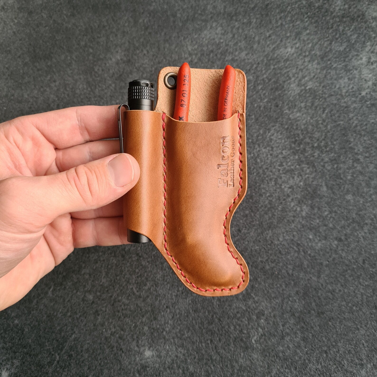 太刀紐・革袋付き鞘 Leather Sheath for Knipex Cobra 125 & Flashlight – Falcon Leather
