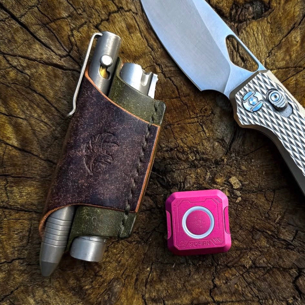 handmade leather organizer for flashlight and pen
